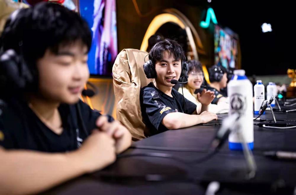 队更青睐 队更青睐